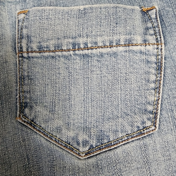 Womens Old Navy sweetheart light blue jeans, size 8 long - Picture 5 of 5